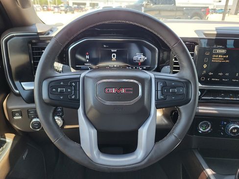 Used 2023 GMC Sierra 1500 SLT w/ SLT Premium Package AWD/4WD image 19