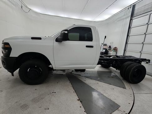 New 2026 RAM 3500 Tradesman AWD/4WD image 5
