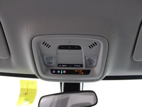 Used 2021 Chevrolet Traverse LT AWD/4WD image 43
