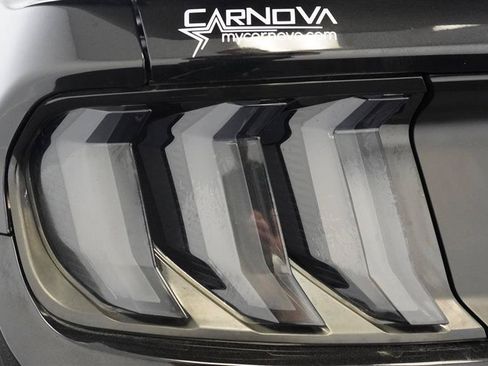 Used 2017 Ford Mustang Coupe RWD image 26