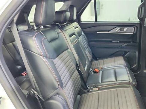 Used 2025 Ford Explorer ST-Line RWD image 28