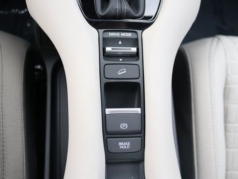 New 2025 Honda HR-V LX image 20