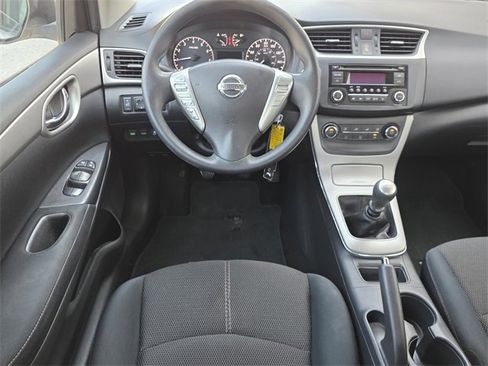 Used 2015 Nissan Sentra S image 13