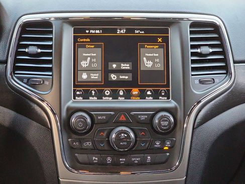 Used 2018 Jeep Grand Cherokee Altitude image 20