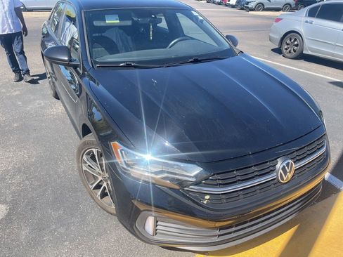 Used 2023 Volkswagen Jetta Sport image 2