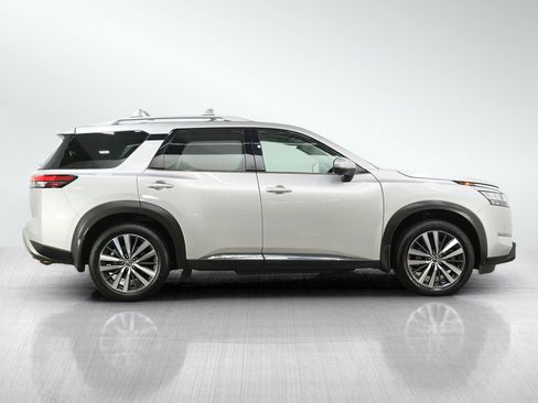 Used 2022 Nissan Pathfinder Platinum w/ Cargo Package AWD/4WD image 6