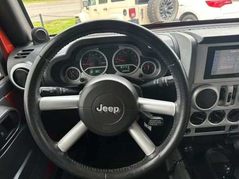 Used 2009 Jeep Wrangler Unlimited Sahara w/ Limited Group AWD/4WD image 14