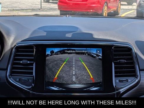 Used 2020 Jeep Grand Cherokee Altitude AWD/4WD image 35
