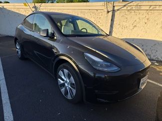 Used 2024 Tesla Model Y Long Range AWD/4WD video 1