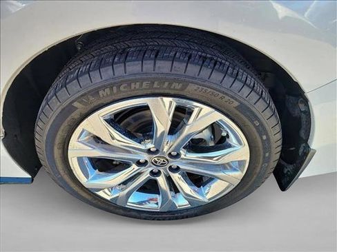 Used 2024 Toyota Sienna Platinum image 20