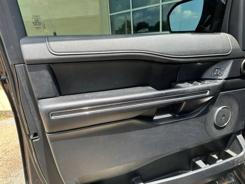 Used 2019 Ford Expedition Max XLT w/ Equipment Group 202A RWD image 16