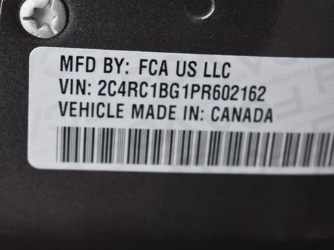 Used 2023 Chrysler Pacifica Touring-L FWD image 38