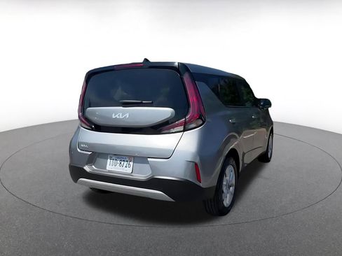 Used 2025 Kia Soul LX w/ LX Technology Package FWD image 15