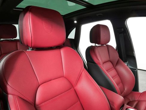 New 2026 Porsche Macan GTS AWD/4WD image 25