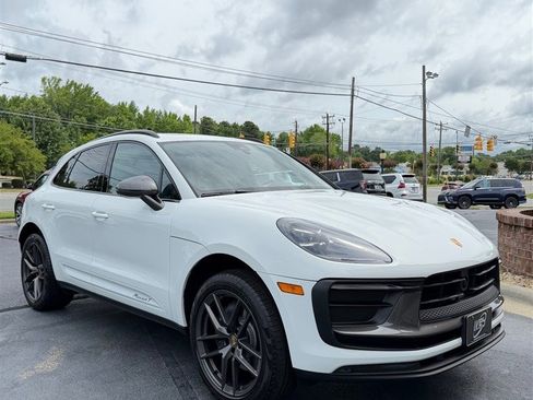 Used 2023 Porsche Macan Turbo AWD/4WD image 10