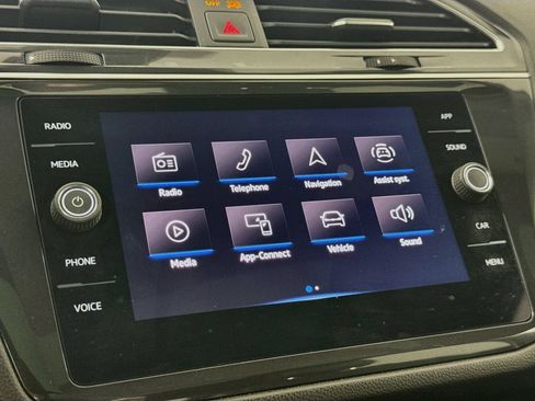 Certified 2024 Volkswagen Tiguan SE R-Line AWD/4WD image 16