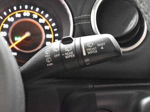 Used 2019 Jeep Wrangler Unlimited Sahara w/ Quick Order Package 24M Moab AWD/4WD image 11