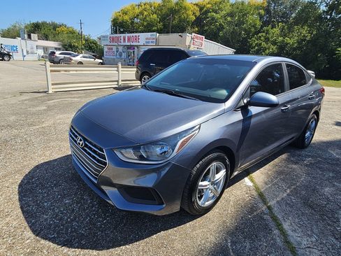 Used 2019 Hyundai Accent SE image 3