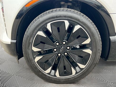Used 2025 Chevrolet Blazer EV RS image 30