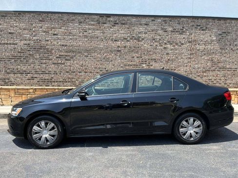 Used 2014 Volkswagen Jetta SE FWD image 2