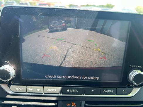 Used 2025 Nissan Altima 2.5 SV FWD image 16