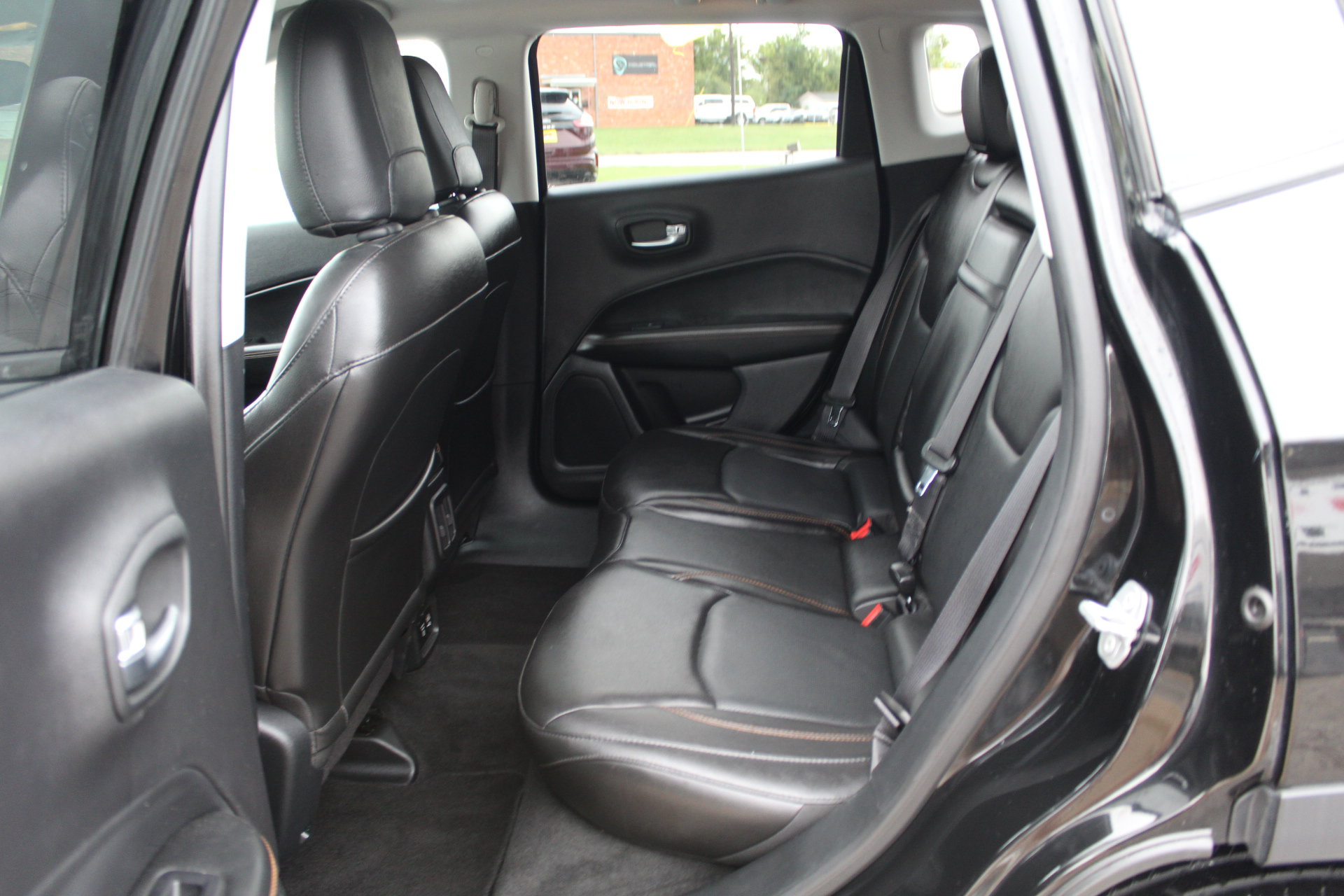 Used 2018 Jeep Compass Limited w/ Navigation Group AWD/4WD image 21