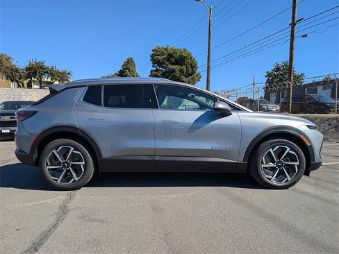 New 2026 Chevrolet Equinox EV LT image 7