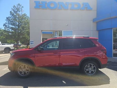 Used 2024 Honda Passport TrailSport image 2