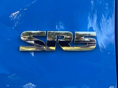 Used 2021 Toyota Tacoma SR5 RWD image 31