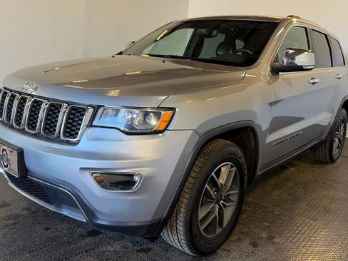 Used 2020 Jeep Grand Cherokee Limited w/ Luxury Group II image 3