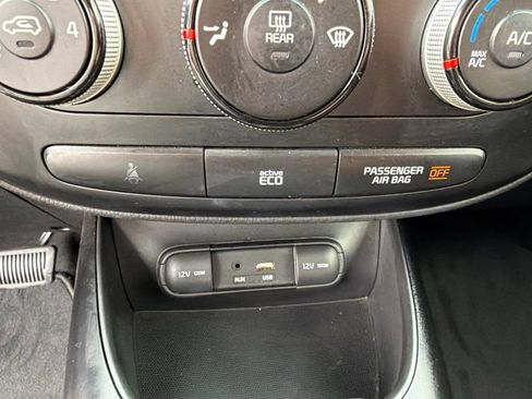 Used 2016 Kia Soul FWD image 22