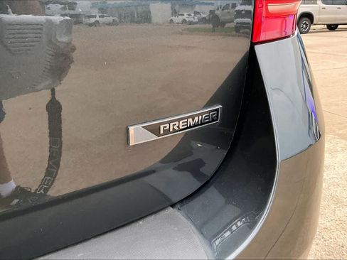 Used 2017 Chevrolet Equinox Premier w/ Enhanced Convenience Package FWD image 11