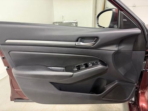 Used 2023 Nissan Altima 2.5 SV FWD image 8
