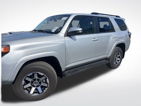 Used 2024 Toyota 4Runner TRD Off-Road Premium image 2