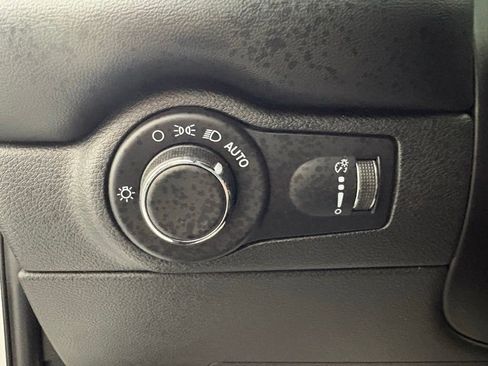 Used 2023 Dodge Durango SXT RWD image 18