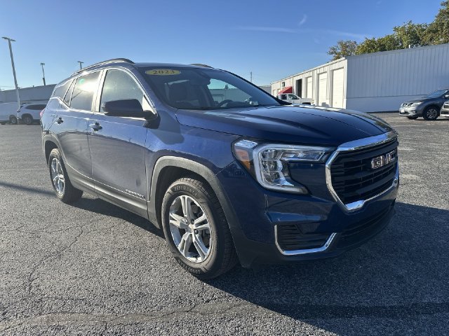 Used 2023 GMC Terrain SLE w/ Driver Convenience Package FWD image 18