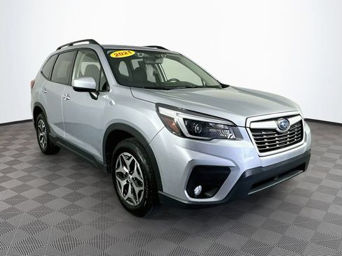 Used 2021 Subaru Forester Premium AWD/4WD image 3