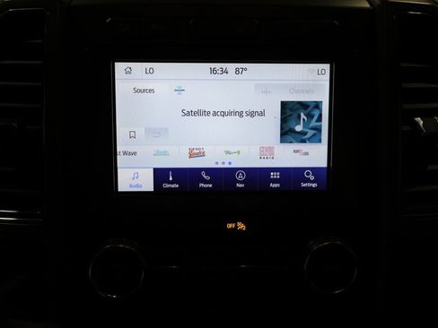 Used 2020 Ford Expedition XLT w/ Equipment Group 202A AWD/4WD image 33