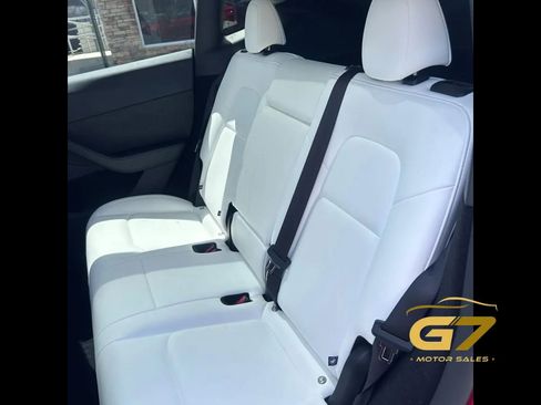 Used 2024 Tesla Model Y Long Range RWD image 17