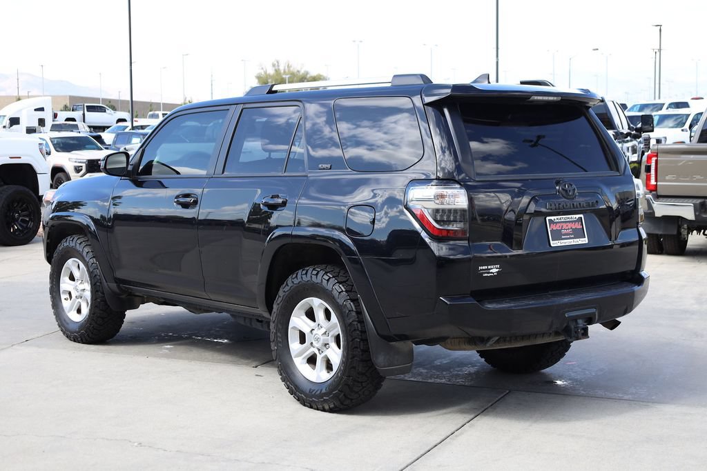 Used 2021 Toyota 4Runner SR5 AWD/4WD image 4