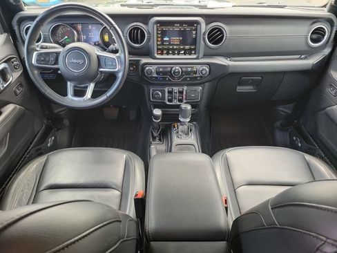 Used 2022 Jeep Wrangler Unlimited Sahara AWD/4WD image 19
