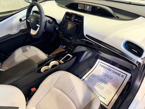 Used 2017 Toyota Prius Three w/ Advanced Technology Package image 20