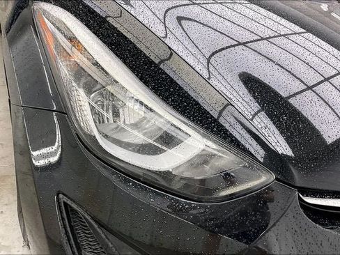 Used 2014 Hyundai Elantra SE FWD image 25