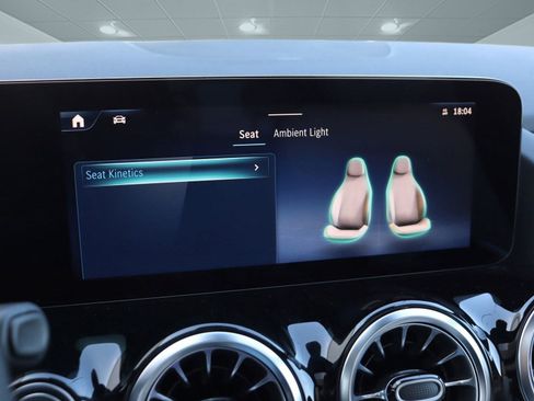 Used 2025 Mercedes-Benz GLA 250 image 41