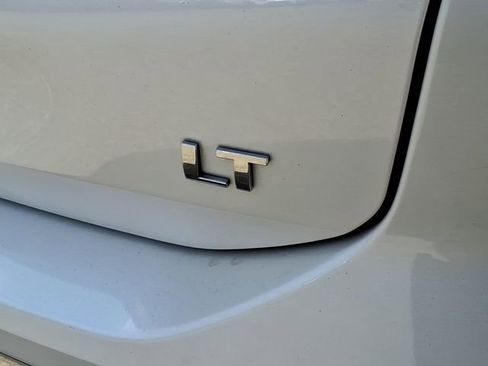 Used 2019 Chevrolet Equinox LT image 12