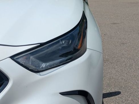 Used 2022 Toyota Highlander XSE AWD/4WD image 13