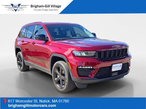 Used 2023 Jeep Grand Cherokee Limited w/ Black Appearance Package AWD/4WD image 1