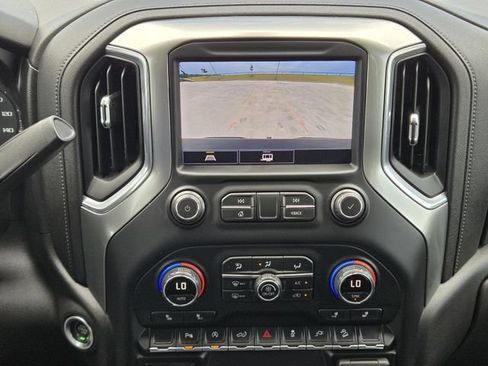 Used 2021 Chevrolet Silverado 1500 LT Trail Boss w/ Convenience Package II AWD/4WD image 18