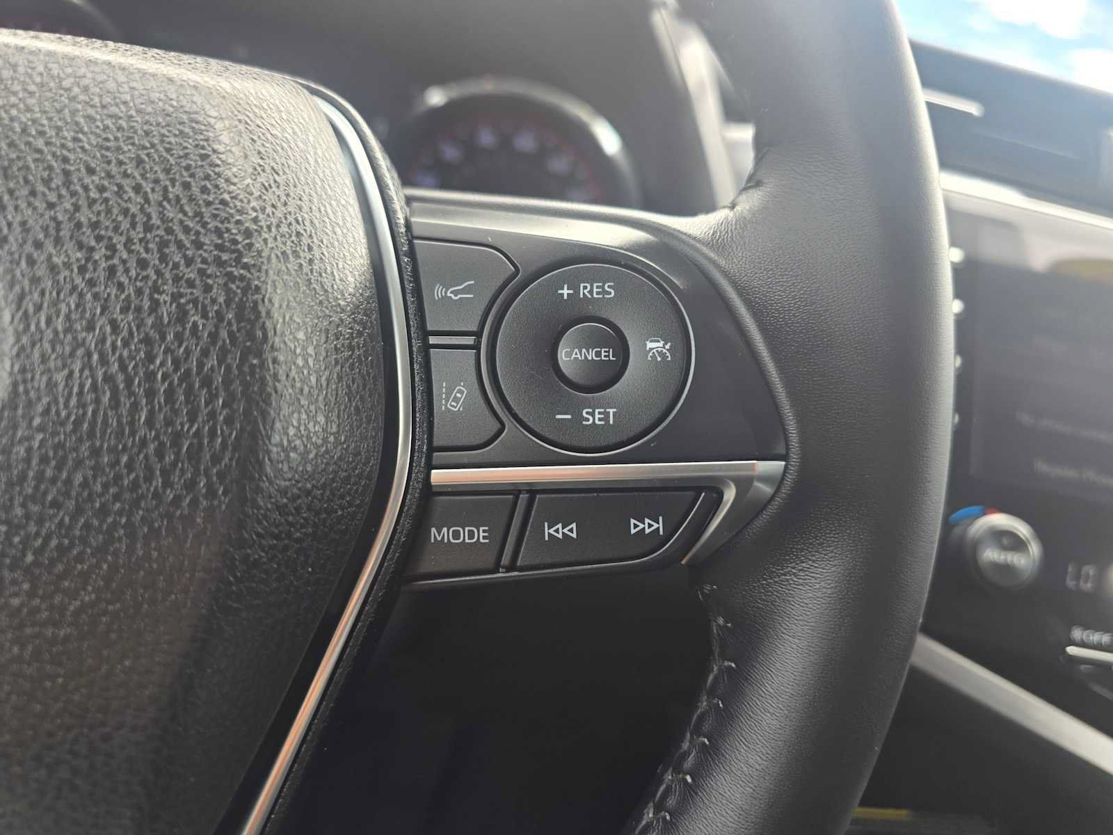 Used 2019 Toyota Camry XSE FWD image 30