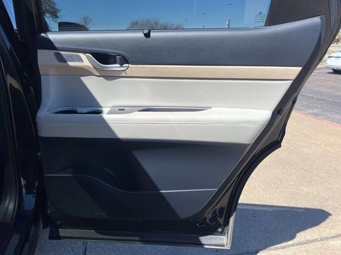 Used 2023 Hyundai Palisade Limited image 13
